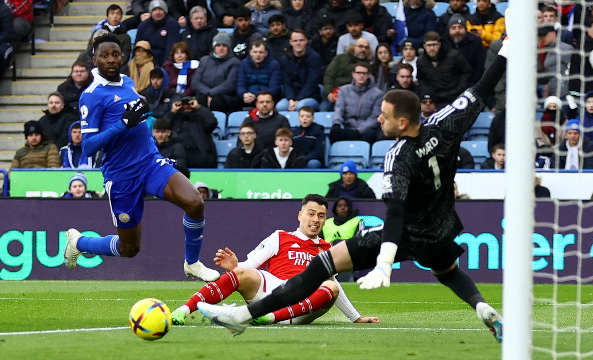 归功于西班 归功于西班